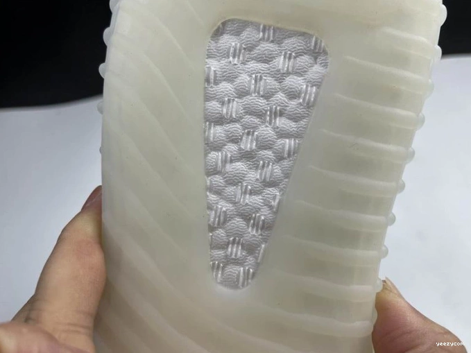 Mono V2 Boost Ice Yeezy GW2869 350 Adidas 1024